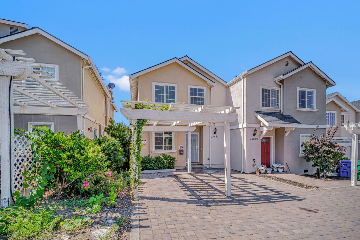 Detail Gallery Image 2 of 33 For 15683 Liberty St, San Leandro,  CA 94578 - 3 Beds | 3/1 Baths