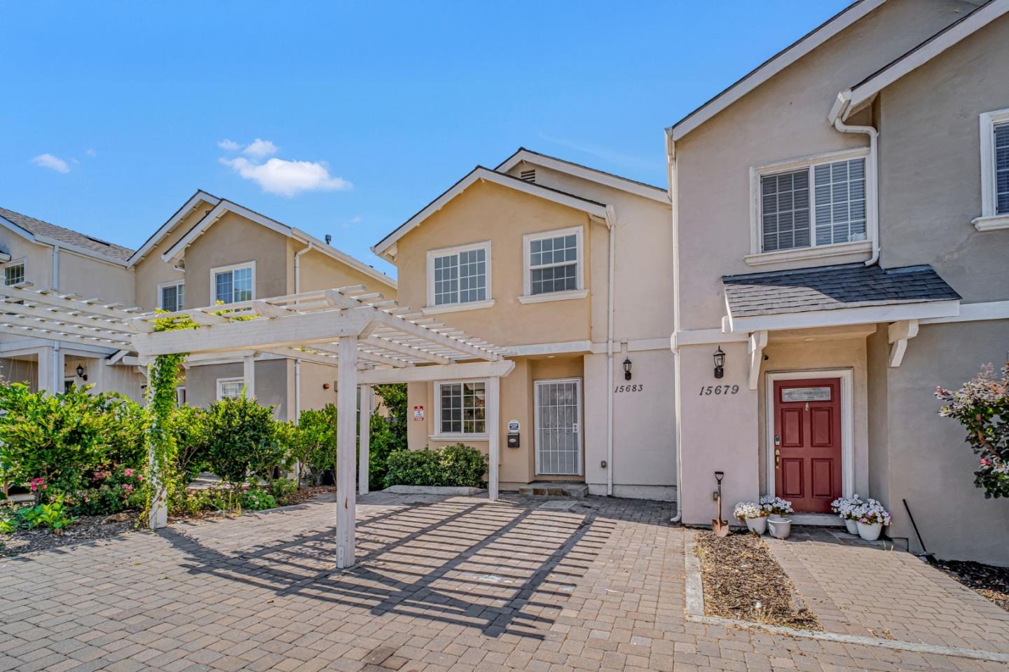 Detail Gallery Image 3 of 33 For 15683 Liberty St, San Leandro,  CA 94578 - 3 Beds | 3/1 Baths