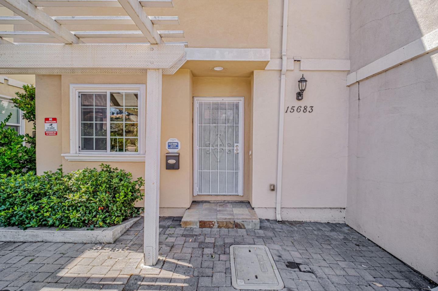 Detail Gallery Image 4 of 33 For 15683 Liberty St, San Leandro,  CA 94578 - 3 Beds | 3/1 Baths