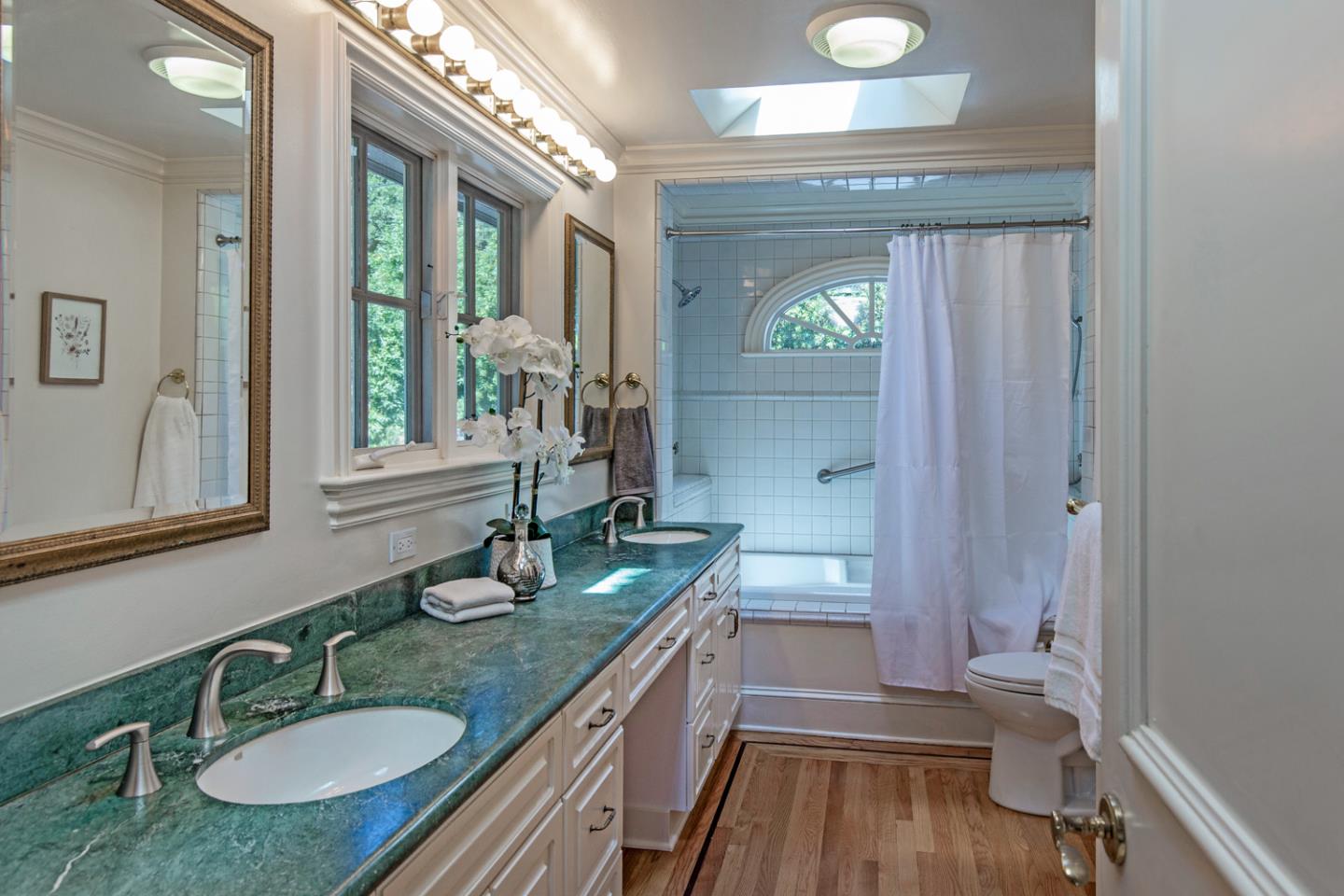 Detail Gallery Image 11 of 29 For 129 Hillside Dr, Woodside,  CA 94062 - 4 Beds | 2/1 Baths