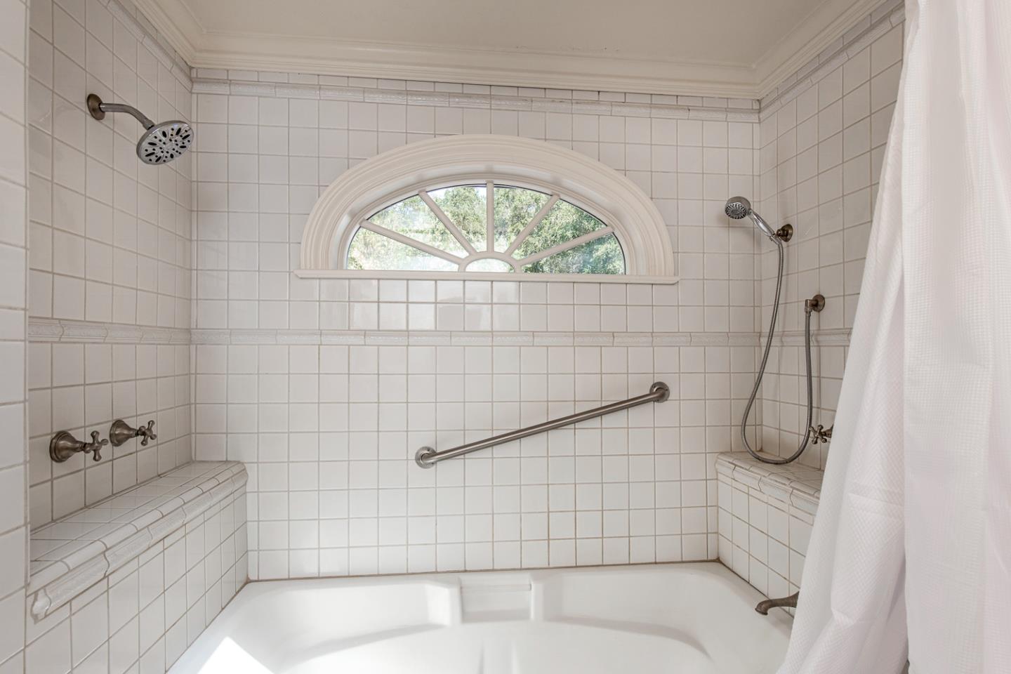 Detail Gallery Image 12 of 29 For 129 Hillside Dr, Woodside,  CA 94062 - 4 Beds | 2/1 Baths