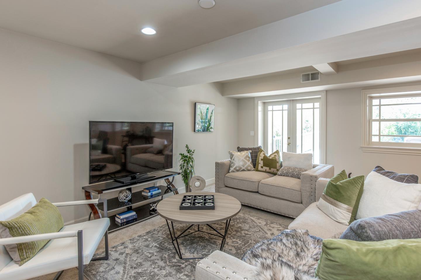 Detail Gallery Image 17 of 29 For 129 Hillside Dr, Woodside,  CA 94062 - 4 Beds | 2/1 Baths