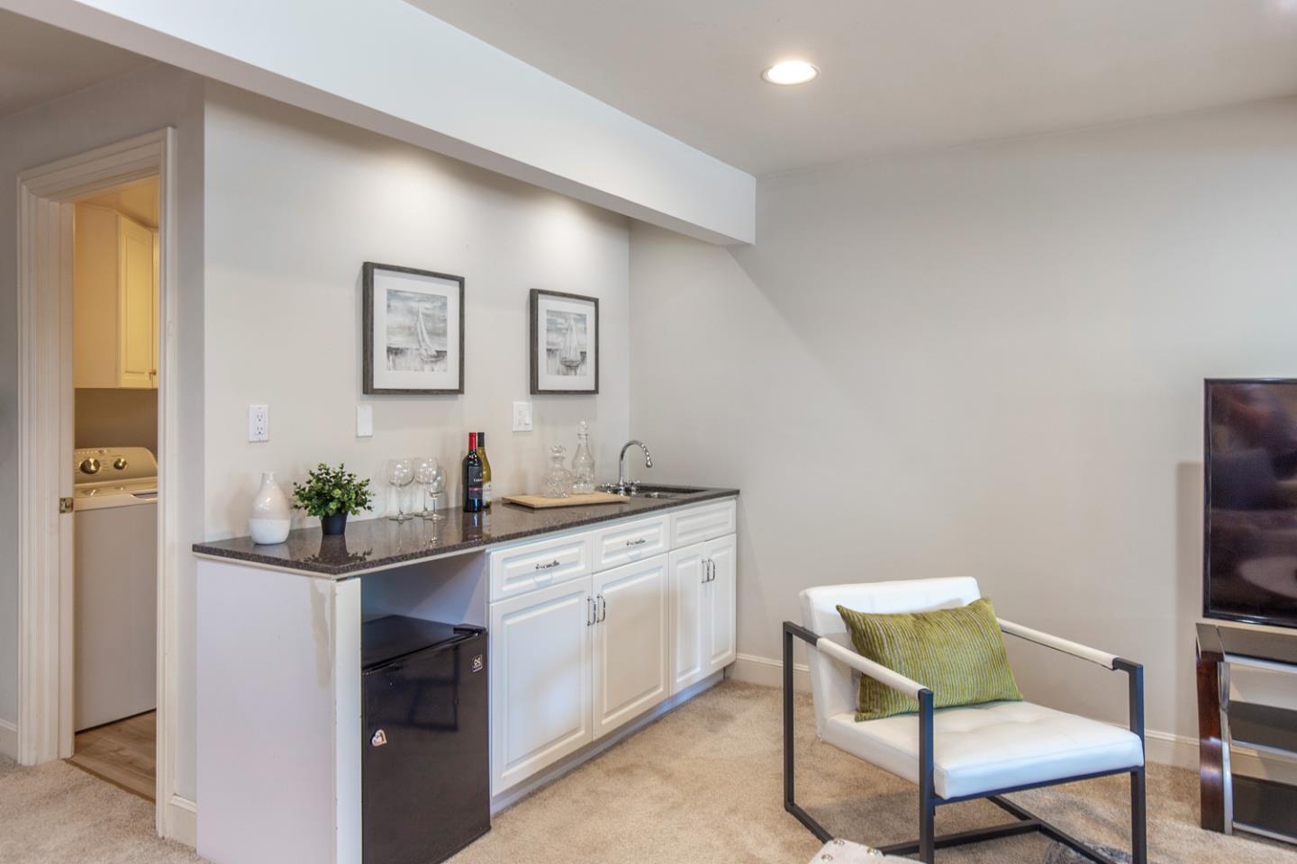 Detail Gallery Image 19 of 29 For 129 Hillside Dr, Woodside,  CA 94062 - 4 Beds | 2/1 Baths