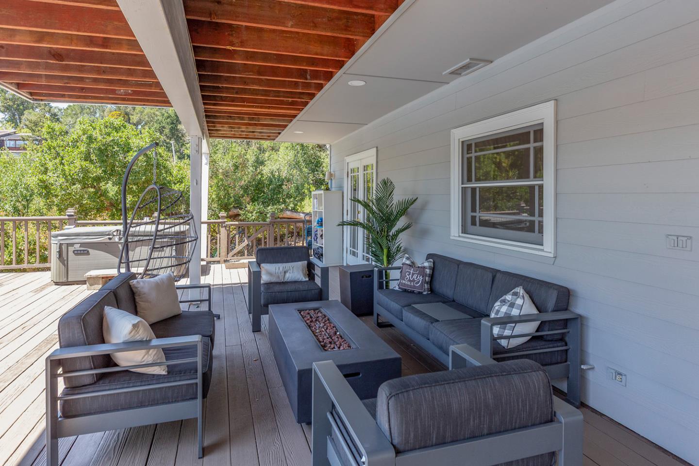 Detail Gallery Image 25 of 29 For 129 Hillside Dr, Woodside,  CA 94062 - 4 Beds | 2/1 Baths
