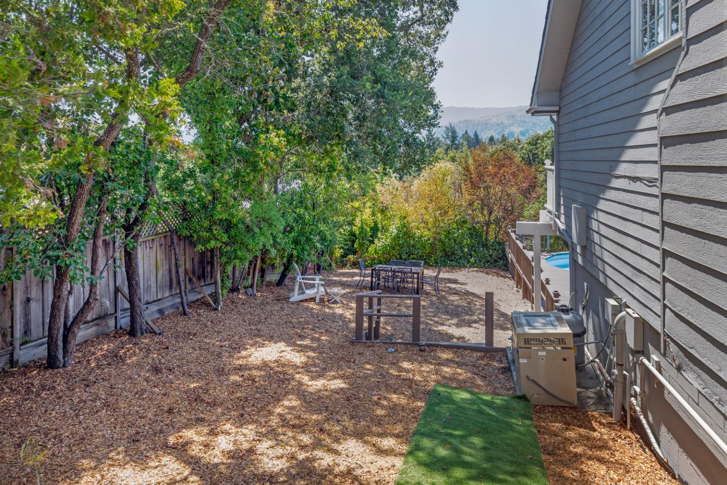 Detail Gallery Image 27 of 29 For 129 Hillside Dr, Woodside,  CA 94062 - 4 Beds | 2/1 Baths