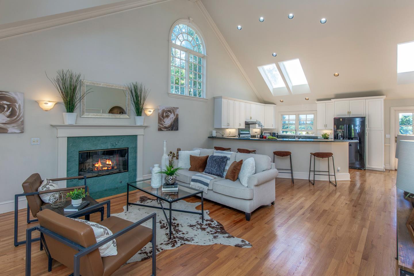 Detail Gallery Image 3 of 29 For 129 Hillside Dr, Woodside,  CA 94062 - 4 Beds | 2/1 Baths