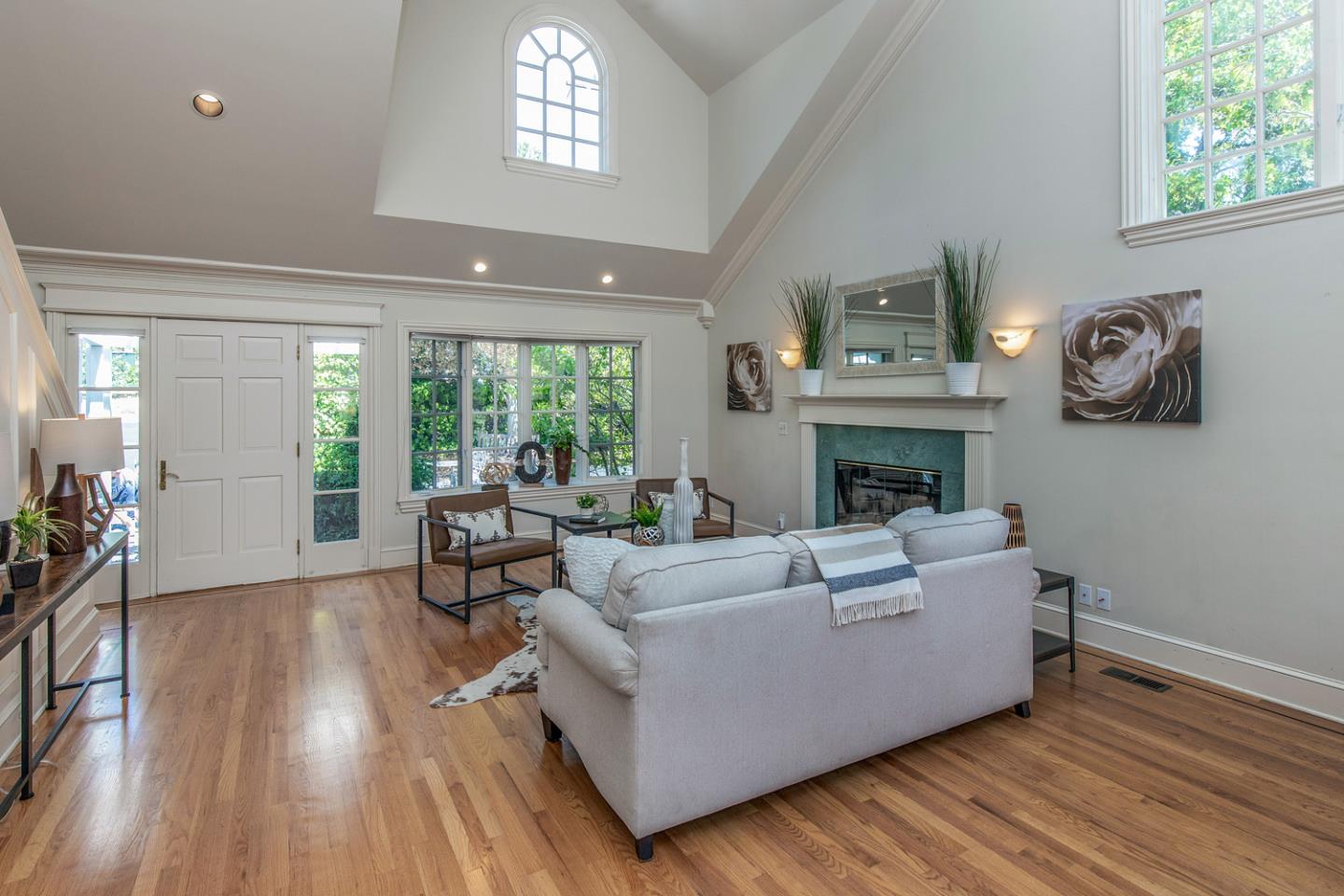 Detail Gallery Image 4 of 29 For 129 Hillside Dr, Woodside,  CA 94062 - 4 Beds | 2/1 Baths