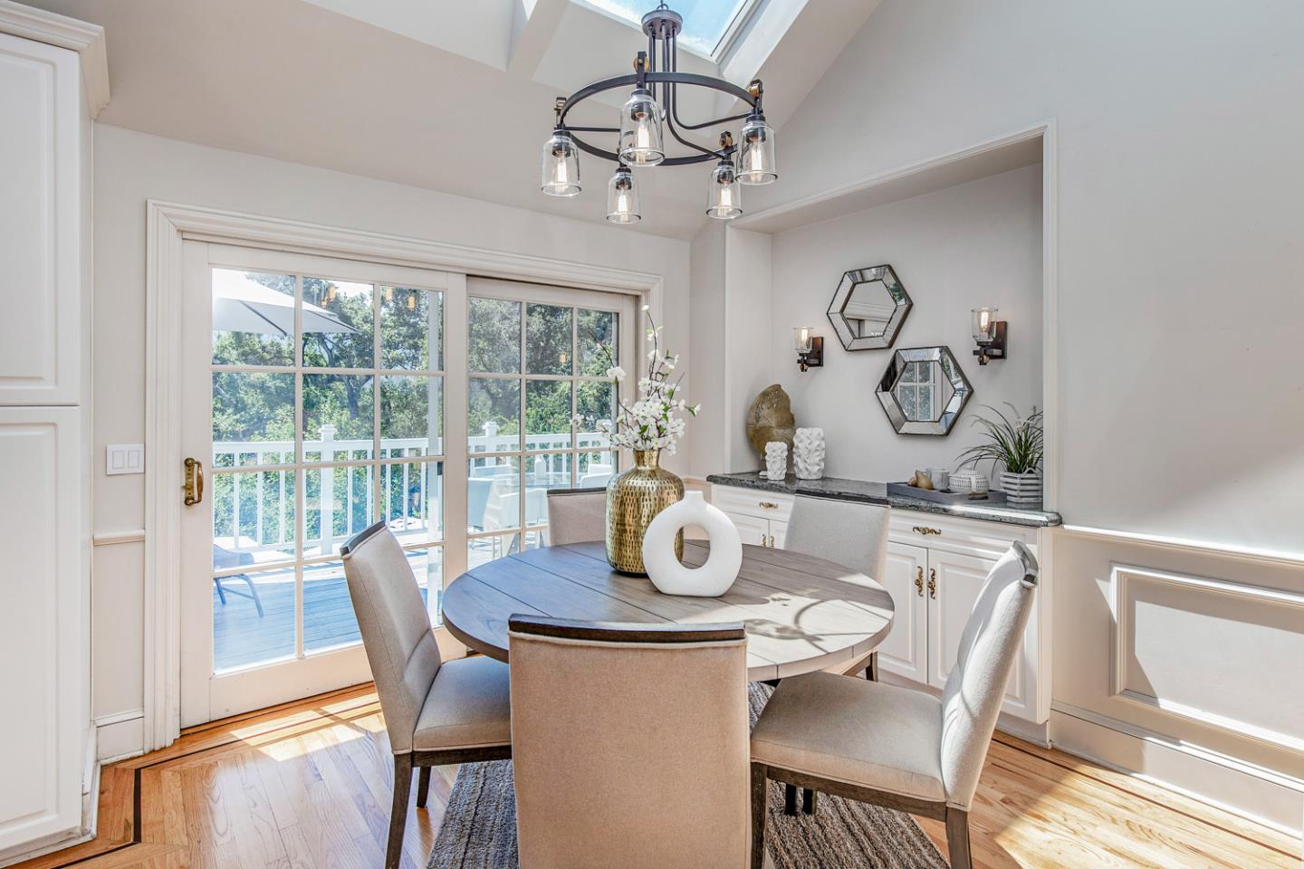 Detail Gallery Image 7 of 29 For 129 Hillside Dr, Woodside,  CA 94062 - 4 Beds | 2/1 Baths