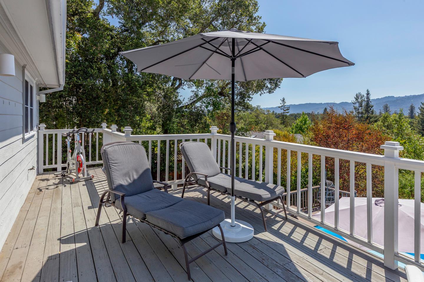 Detail Gallery Image 9 of 29 For 129 Hillside Dr, Woodside,  CA 94062 - 4 Beds | 2/1 Baths