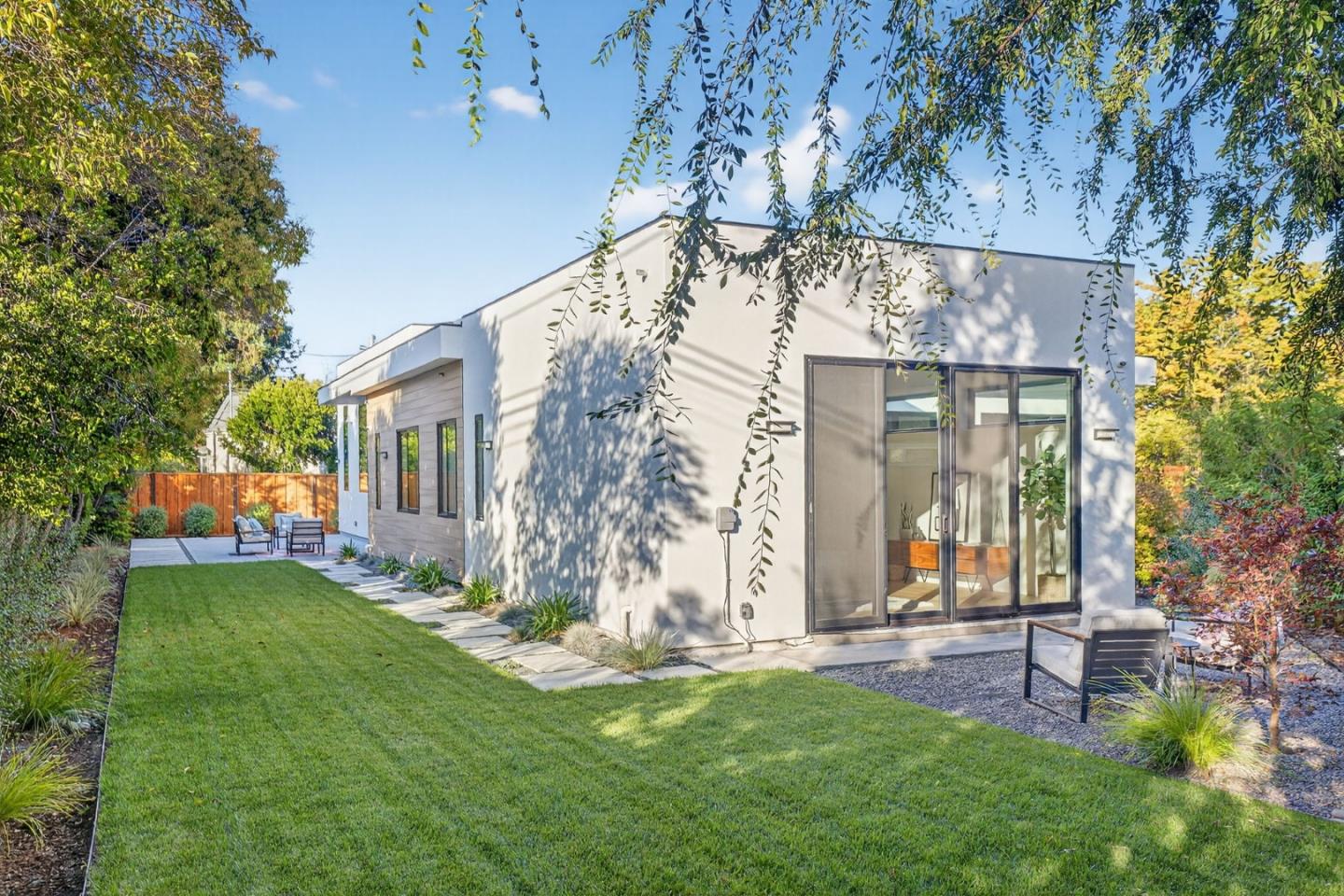 Detail Gallery Image 27 of 32 For 769 Allen Ct, Palo Alto,  CA 94303 - 5 Beds | 5/1 Baths