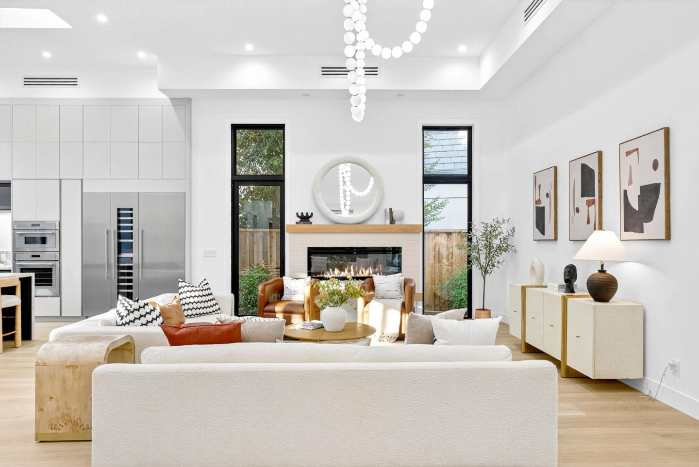 Detail Gallery Image 4 of 32 For 769 Allen Ct, Palo Alto,  CA 94303 - 5 Beds | 5/1 Baths