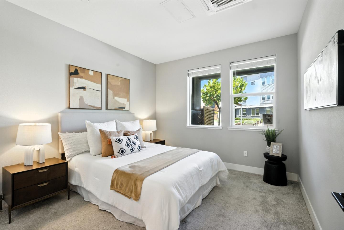 Detail Gallery Image 10 of 51 For 5713 Immersion Loop, San Jose,  CA 95119 - 3 Beds | 3/1 Baths