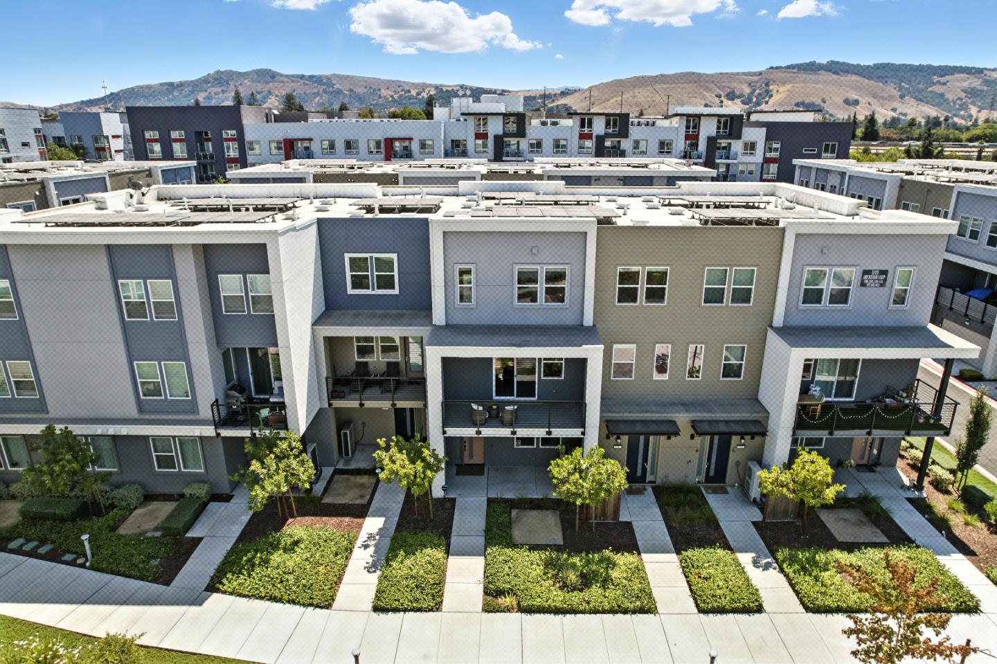Detail Gallery Image 3 of 51 For 5713 Immersion Loop, San Jose,  CA 95119 - 3 Beds | 3/1 Baths