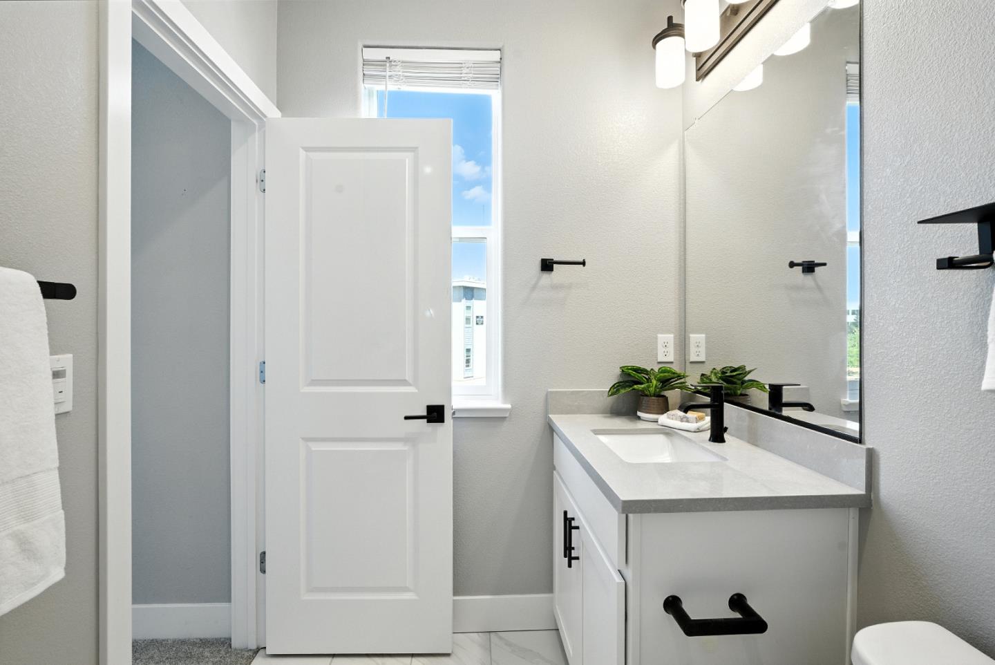 Detail Gallery Image 33 of 51 For 5713 Immersion Loop, San Jose,  CA 95119 - 3 Beds | 3/1 Baths