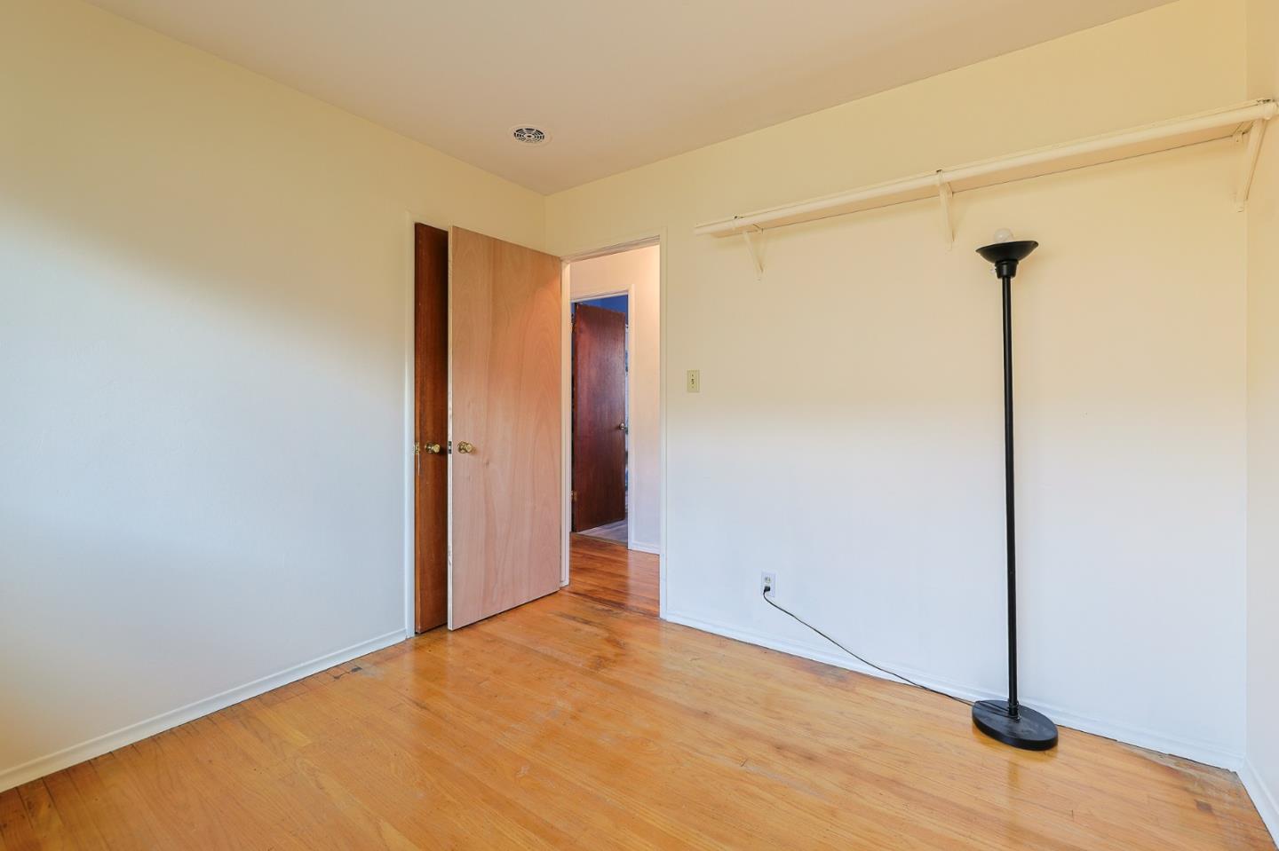 Detail Gallery Image 11 of 20 For 216 Crescent, Salinas,  CA 93906 - 3 Beds | 1/1 Baths