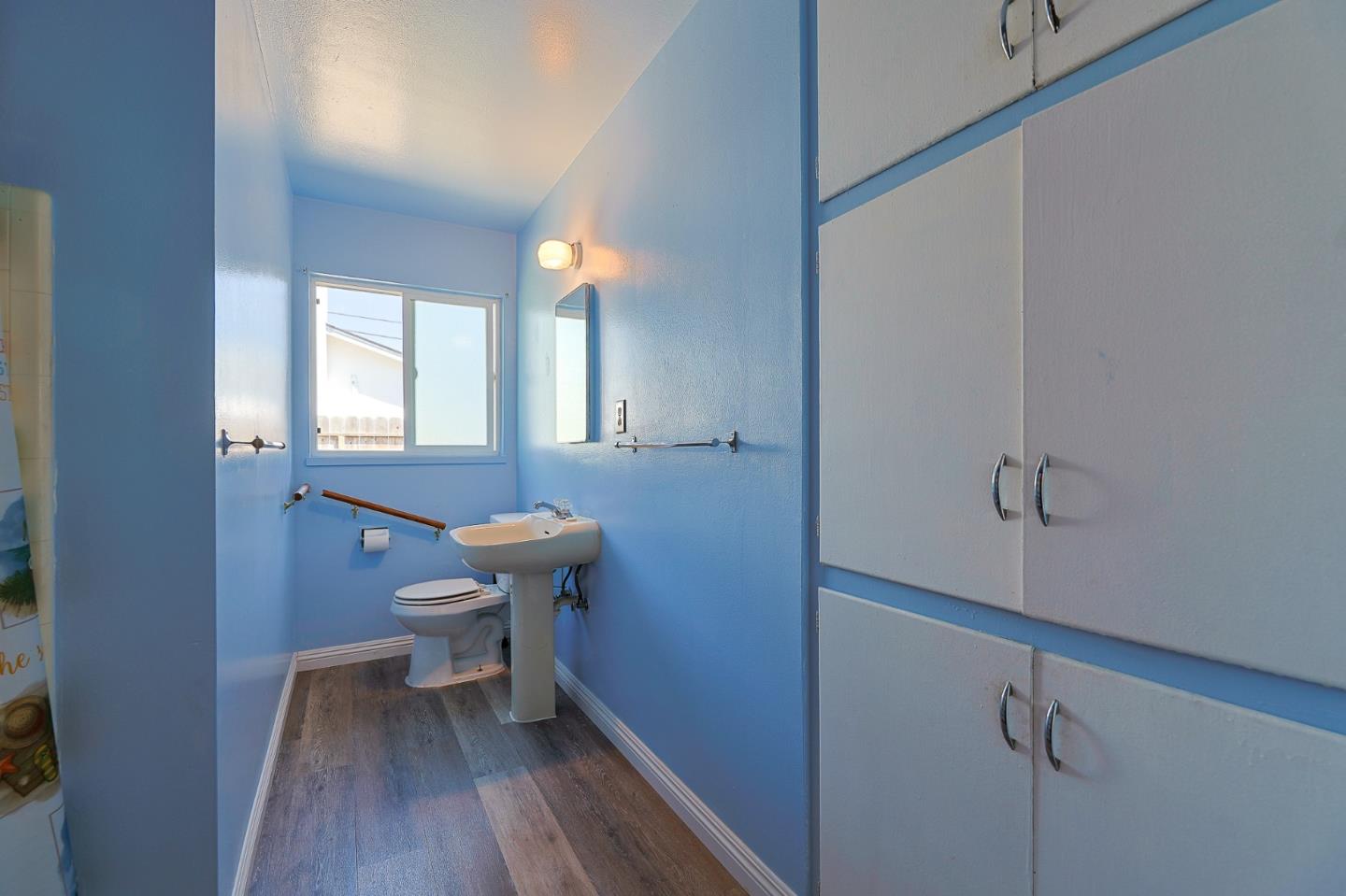 Detail Gallery Image 12 of 20 For 216 Crescent, Salinas,  CA 93906 - 3 Beds | 1/1 Baths
