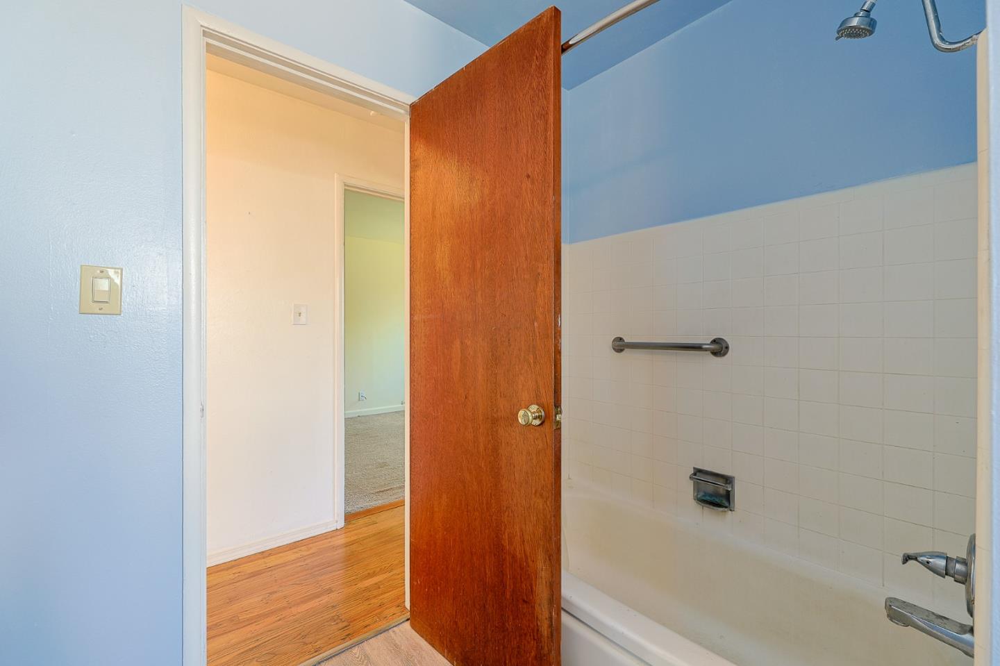 Detail Gallery Image 13 of 20 For 216 Crescent, Salinas,  CA 93906 - 3 Beds | 1/1 Baths