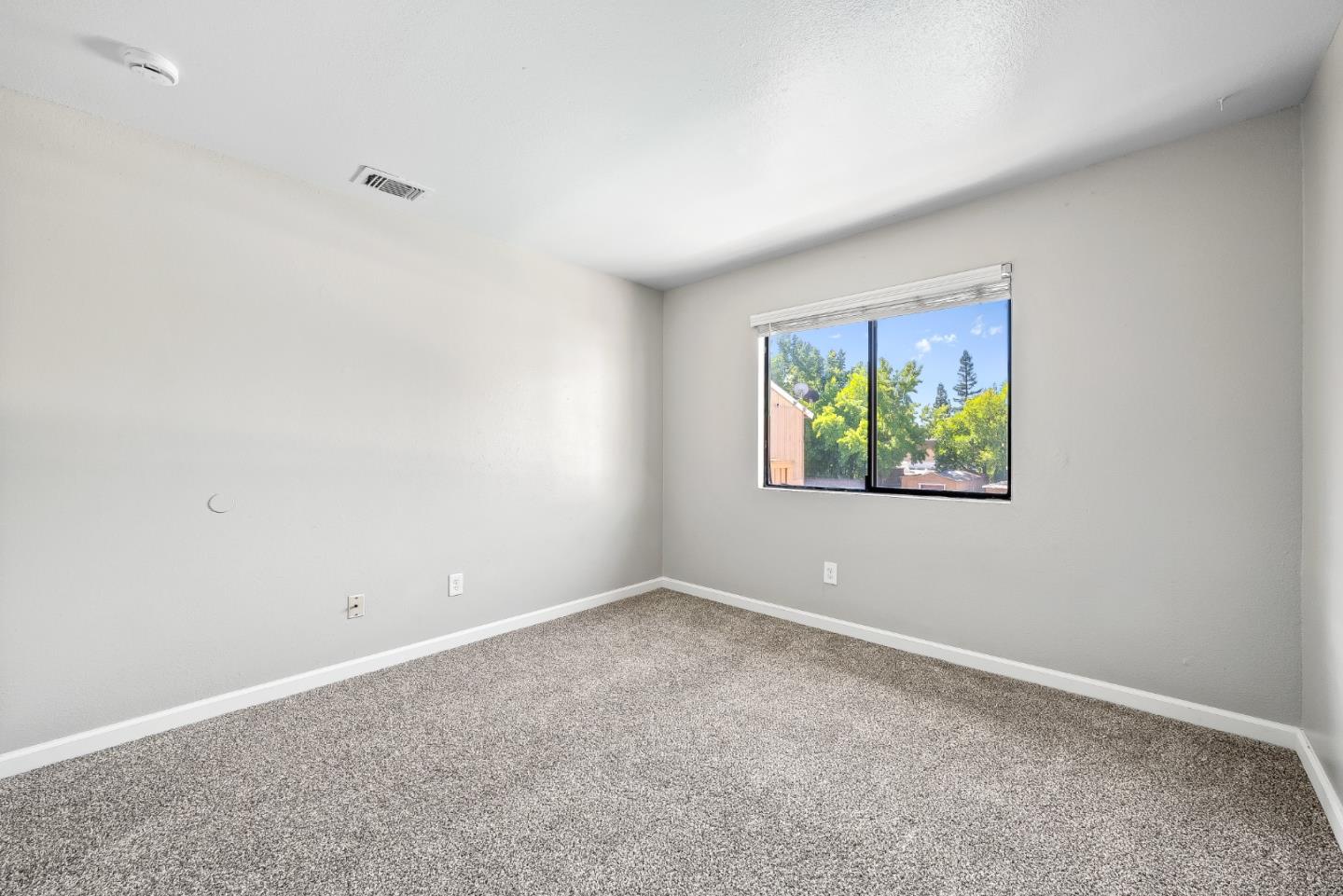 Detail Gallery Image 32 of 73 For 1852 Morse Ave, Sacramento,  CA 95825 - – Beds | – Baths
