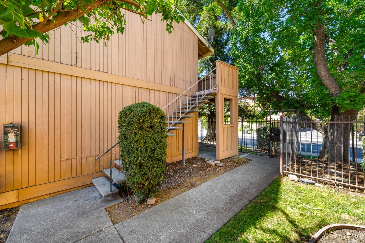 Detail Gallery Image 35 of 73 For 1852 Morse Ave, Sacramento,  CA 95825 - – Beds | – Baths
