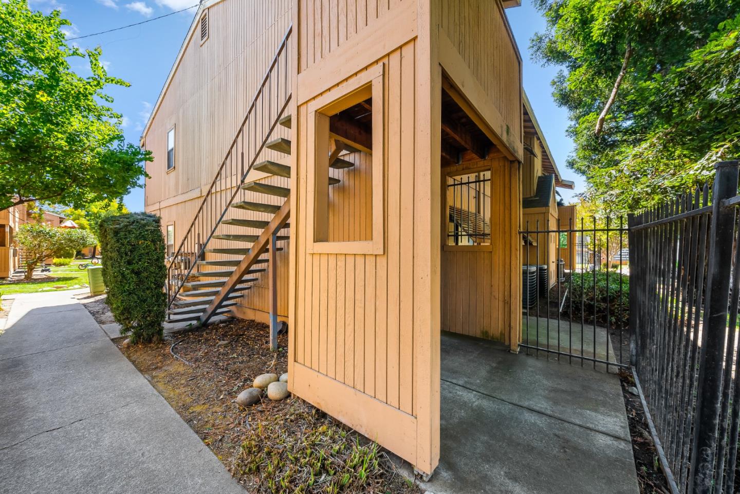 Detail Gallery Image 36 of 73 For 1852 Morse Ave, Sacramento,  CA 95825 - – Beds | – Baths