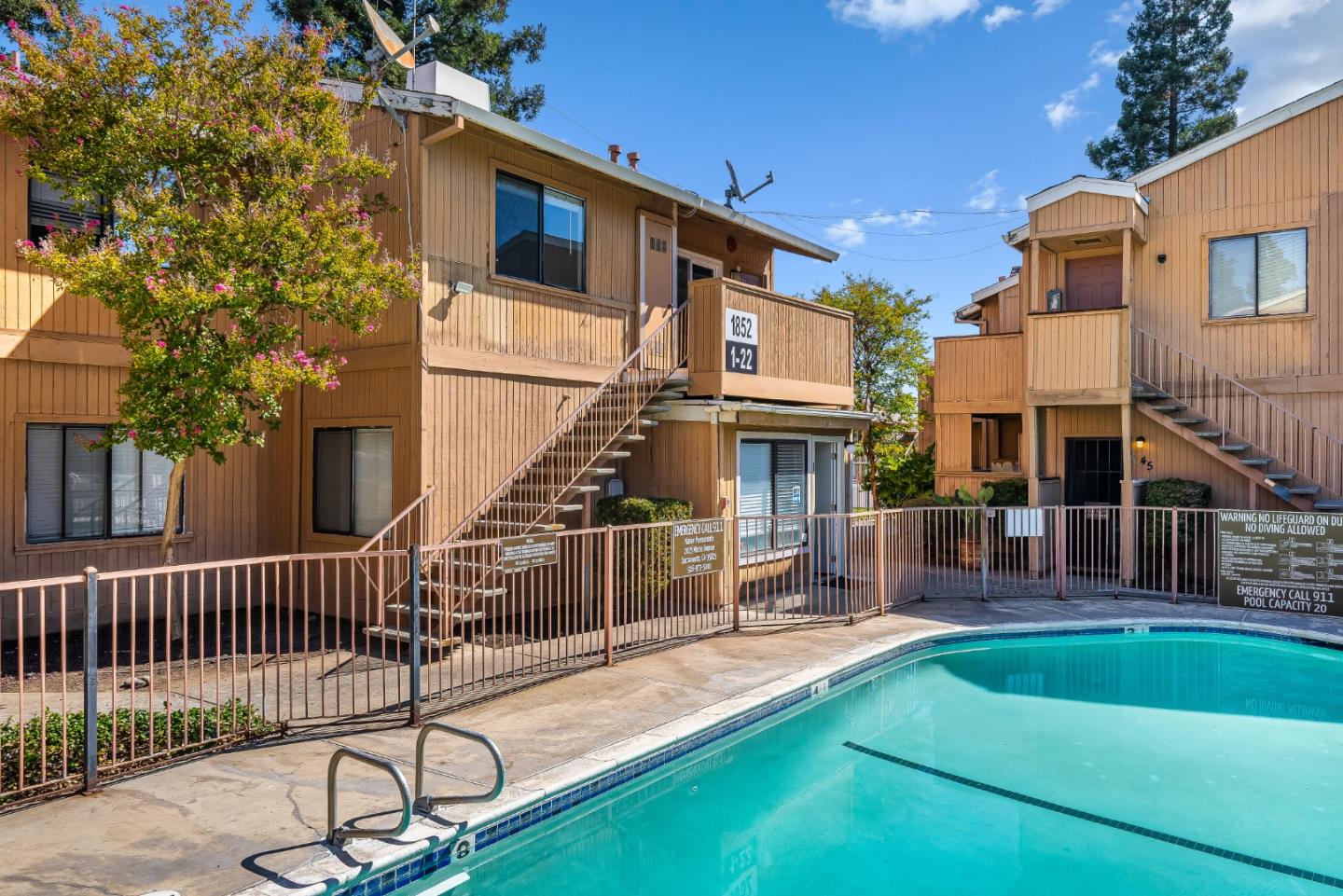 Detail Gallery Image 8 of 73 For 1852 Morse Ave, Sacramento,  CA 95825 - – Beds | – Baths