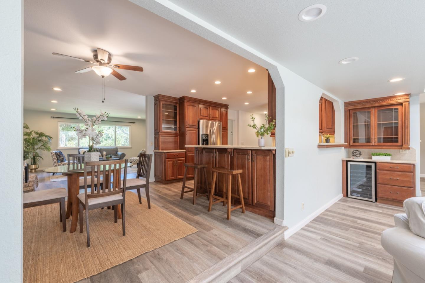 Detail Gallery Image 14 of 47 For 405 Paradise Rd, Salinas,  CA 93907 - 4 Beds | 3 Baths