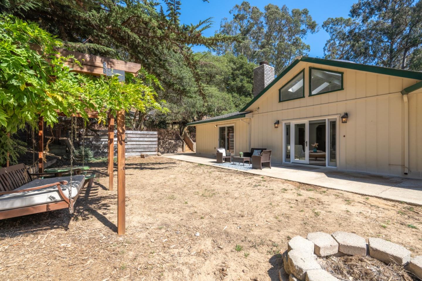 Detail Gallery Image 16 of 47 For 405 Paradise Rd, Salinas,  CA 93907 - 4 Beds | 3 Baths