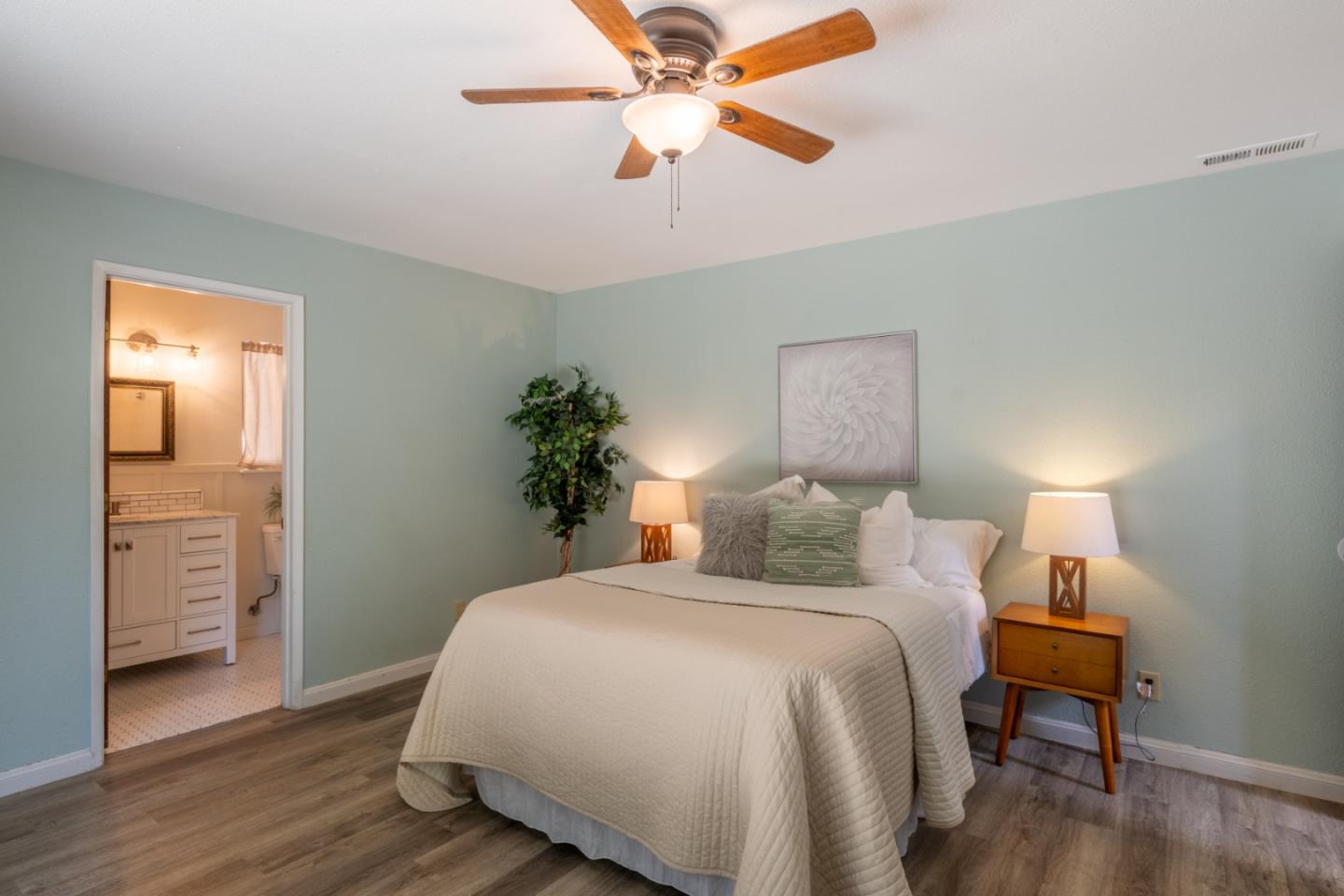 Detail Gallery Image 18 of 47 For 405 Paradise Rd, Salinas,  CA 93907 - 4 Beds | 3 Baths
