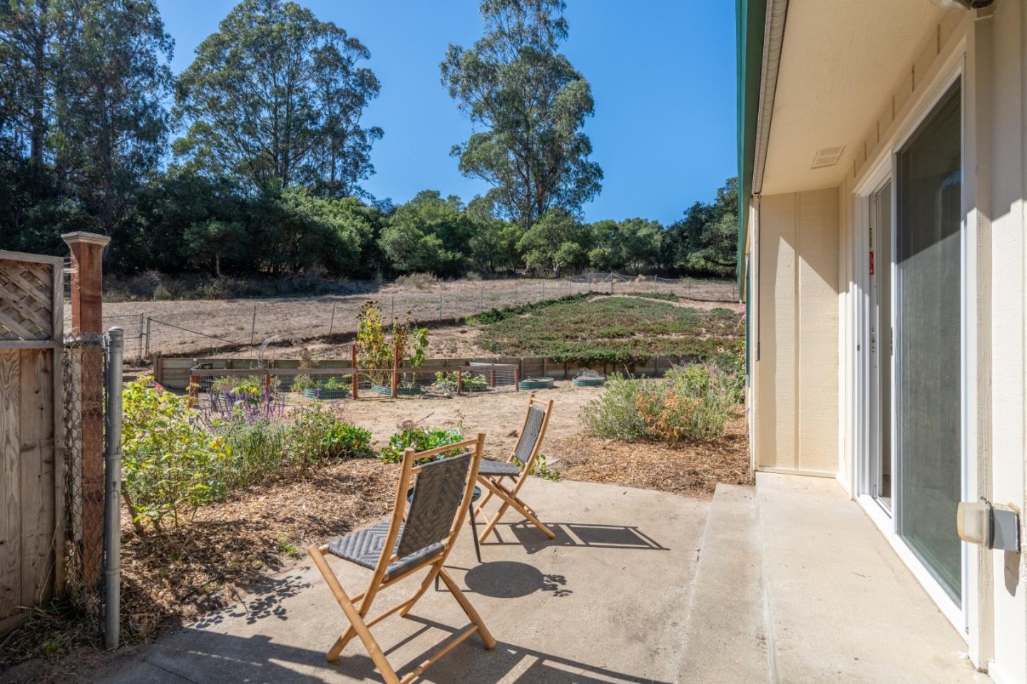 Detail Gallery Image 28 of 47 For 405 Paradise Rd, Salinas,  CA 93907 - 4 Beds | 3 Baths
