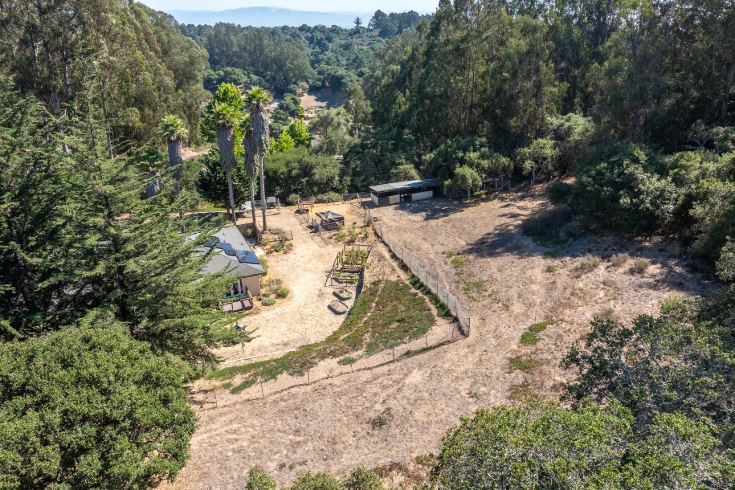Detail Gallery Image 35 of 47 For 405 Paradise Rd, Salinas,  CA 93907 - 4 Beds | 3 Baths
