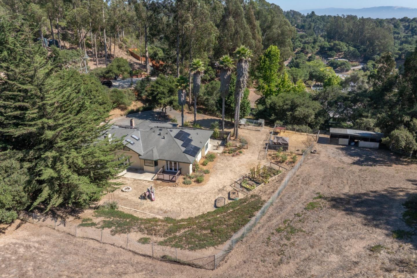 Detail Gallery Image 37 of 47 For 405 Paradise Rd, Salinas,  CA 93907 - 4 Beds | 3 Baths