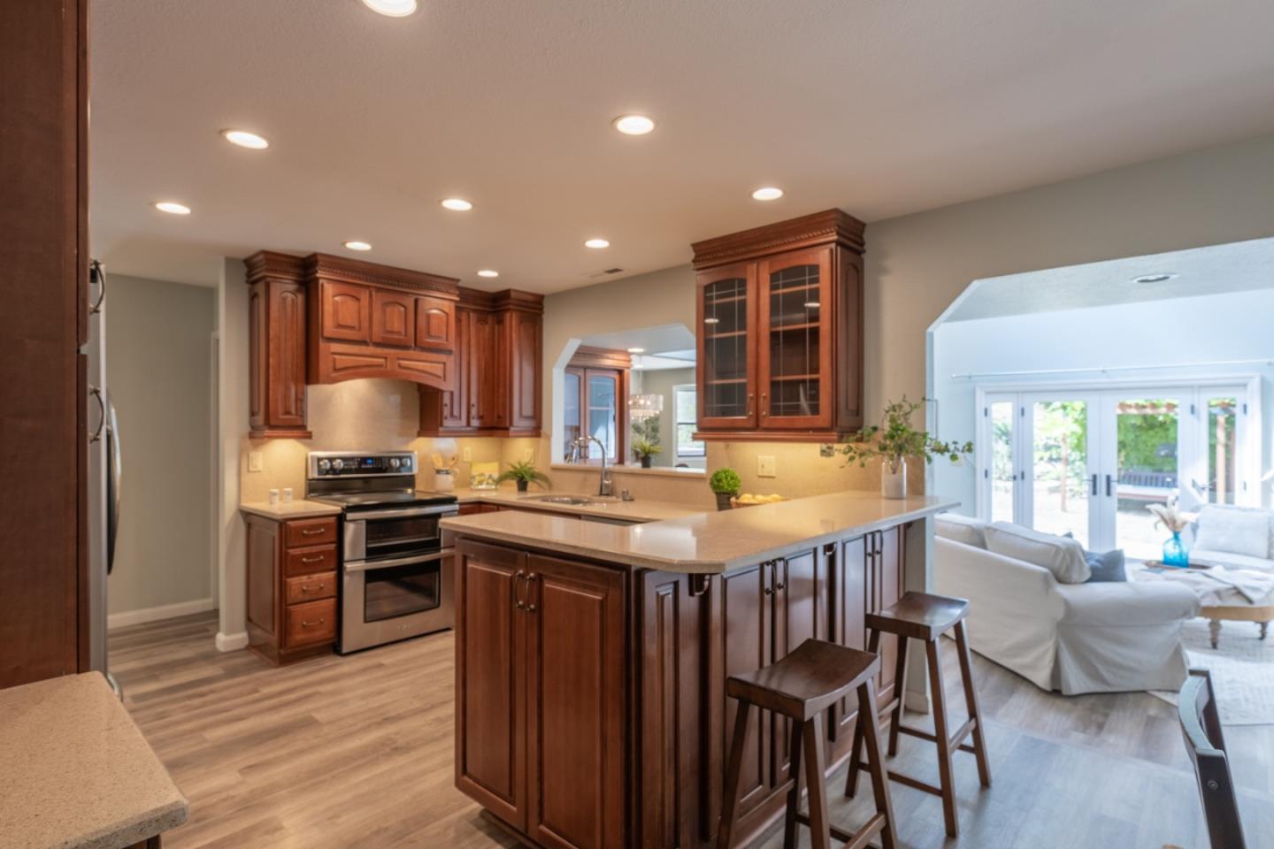 Detail Gallery Image 7 of 47 For 405 Paradise Rd, Salinas,  CA 93907 - 4 Beds | 3 Baths