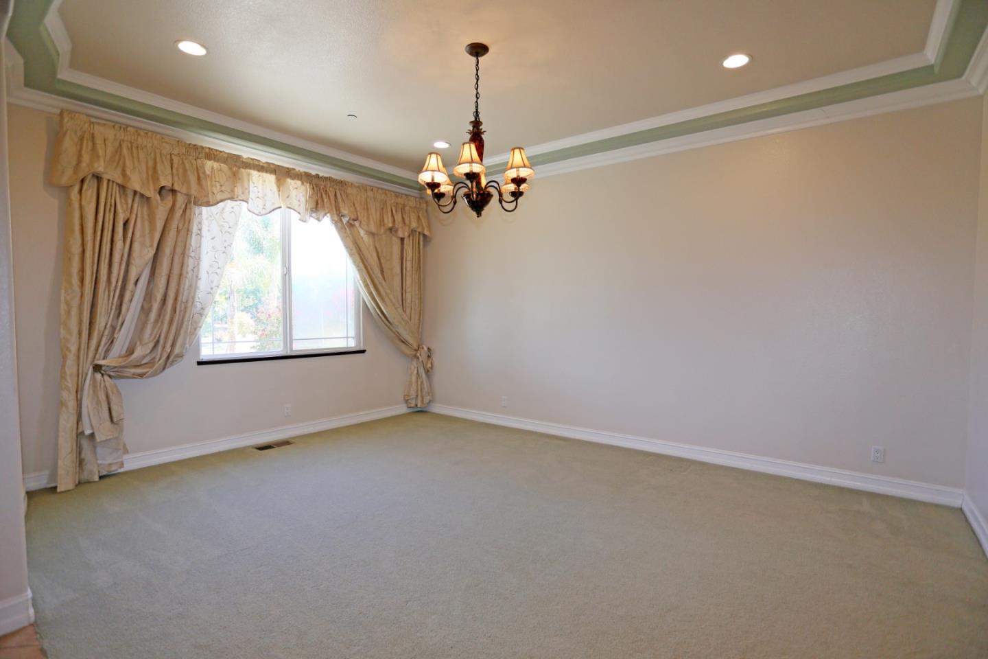 Detail Gallery Image 13 of 87 For 2736 Ferguson Rd, Gilroy,  CA 95020 - 6 Beds | 4/2 Baths