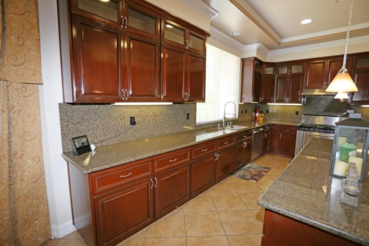 Detail Gallery Image 24 of 87 For 2736 Ferguson Rd, Gilroy,  CA 95020 - 6 Beds | 4/2 Baths