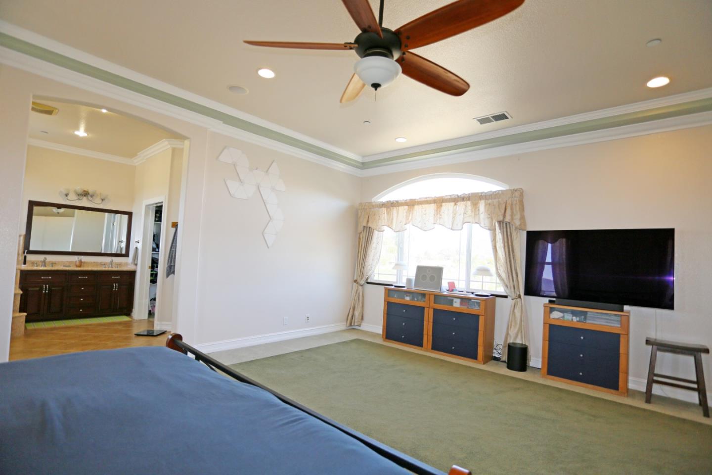 Detail Gallery Image 32 of 87 For 2736 Ferguson Rd, Gilroy,  CA 95020 - 6 Beds | 4/2 Baths