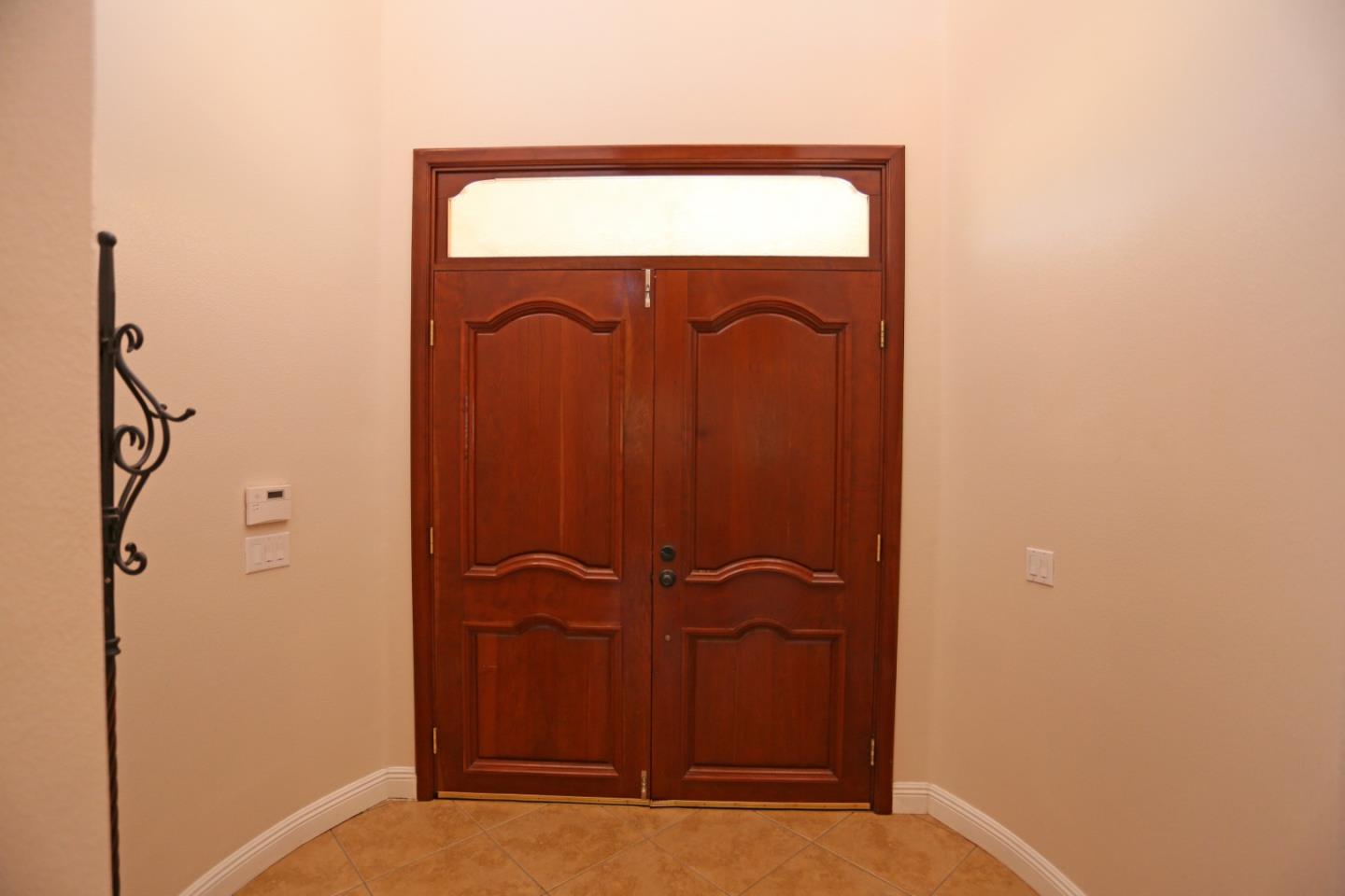 Detail Gallery Image 5 of 87 For 2736 Ferguson Rd, Gilroy,  CA 95020 - 6 Beds | 4/2 Baths