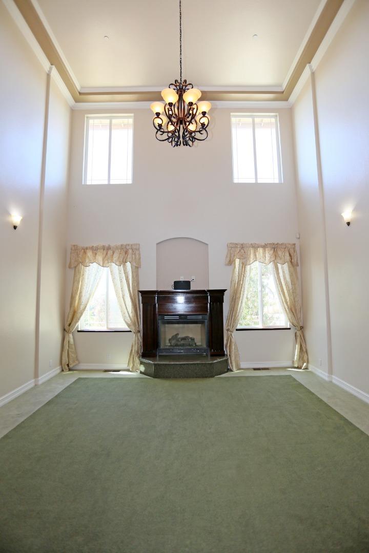 Detail Gallery Image 8 of 87 For 2736 Ferguson Rd, Gilroy,  CA 95020 - 6 Beds | 4/2 Baths
