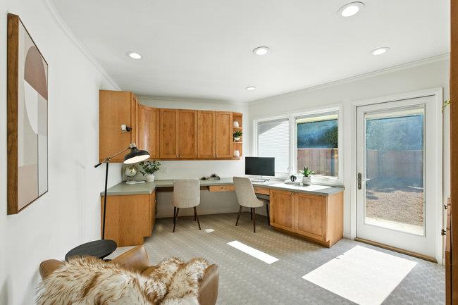 Detail Gallery Image 19 of 48 For 4244 Los Palos Pl, Palo Alto,  CA 94306 - 4 Beds | 3 Baths