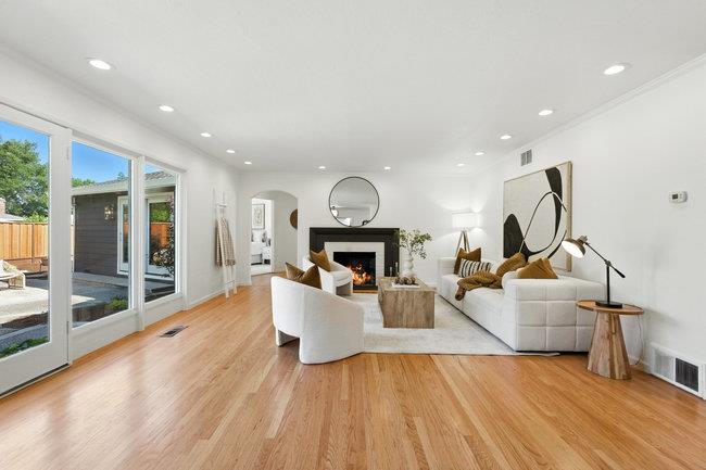 Detail Gallery Image 5 of 48 For 4244 Los Palos Pl, Palo Alto,  CA 94306 - 4 Beds | 3 Baths