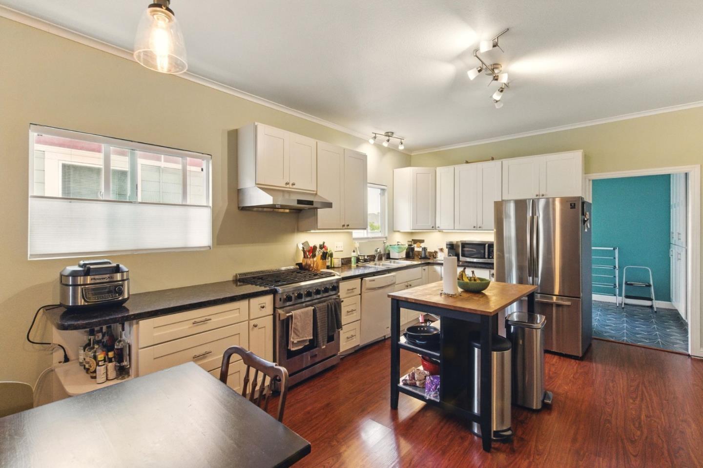 Detail Gallery Image 20 of 37 For 1915 West St, Oakland,  CA 94612 - – Beds | – Baths