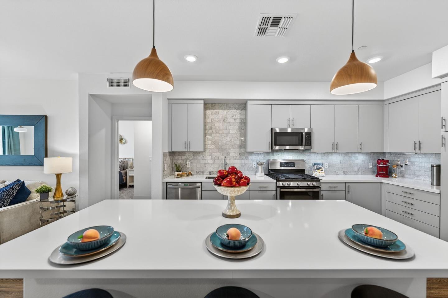 Detail Gallery Image 10 of 71 For 5925 Charlotte Dr #408,  San Jose,  CA 95123 - 3 Beds | 2 Baths