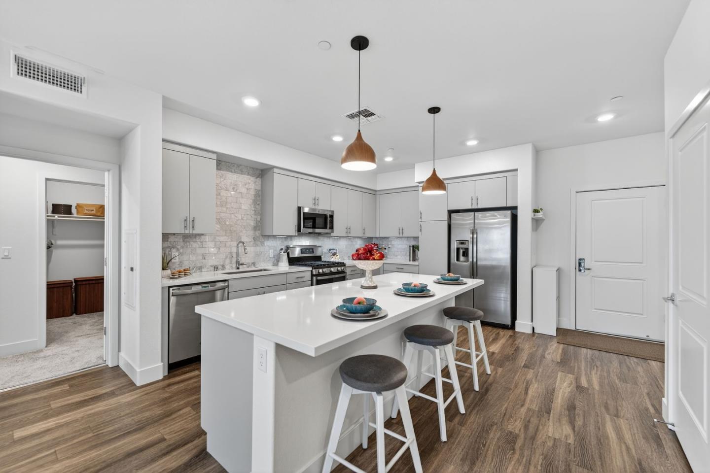 Detail Gallery Image 11 of 71 For 5925 Charlotte Dr #408,  San Jose,  CA 95123 - 3 Beds | 2 Baths