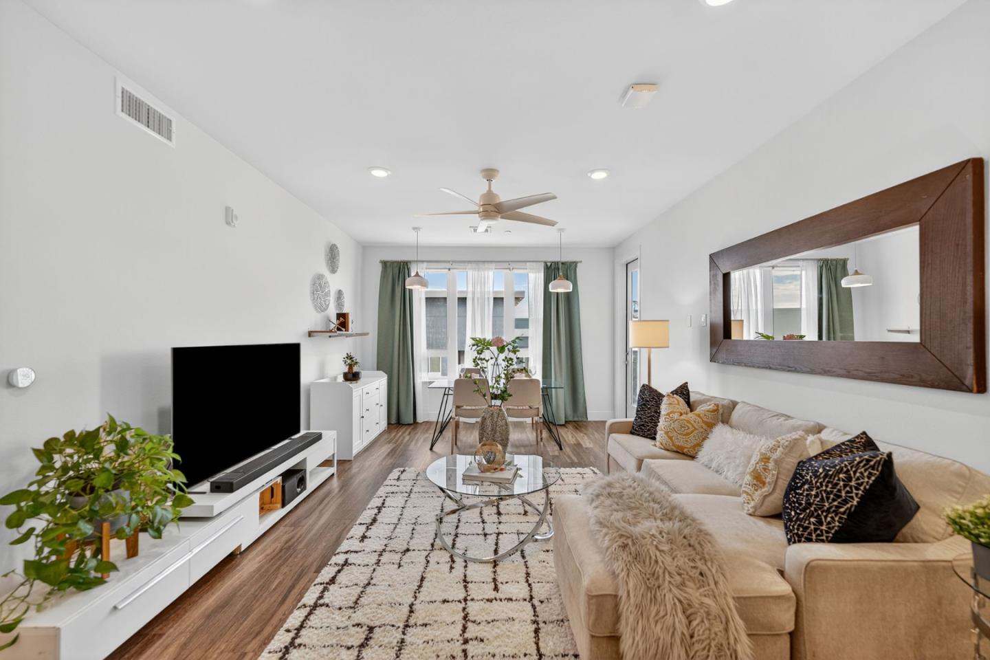 Detail Gallery Image 12 of 71 For 5925 Charlotte Dr #408,  San Jose,  CA 95123 - 3 Beds | 2 Baths