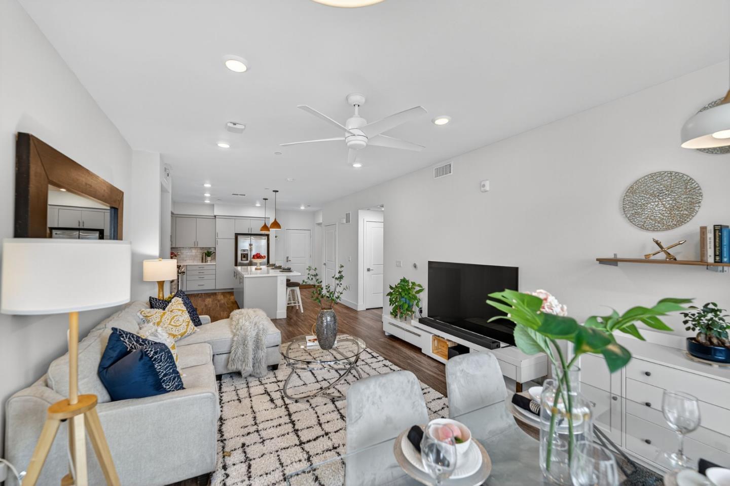 Detail Gallery Image 17 of 71 For 5925 Charlotte Dr #408,  San Jose,  CA 95123 - 3 Beds | 2 Baths