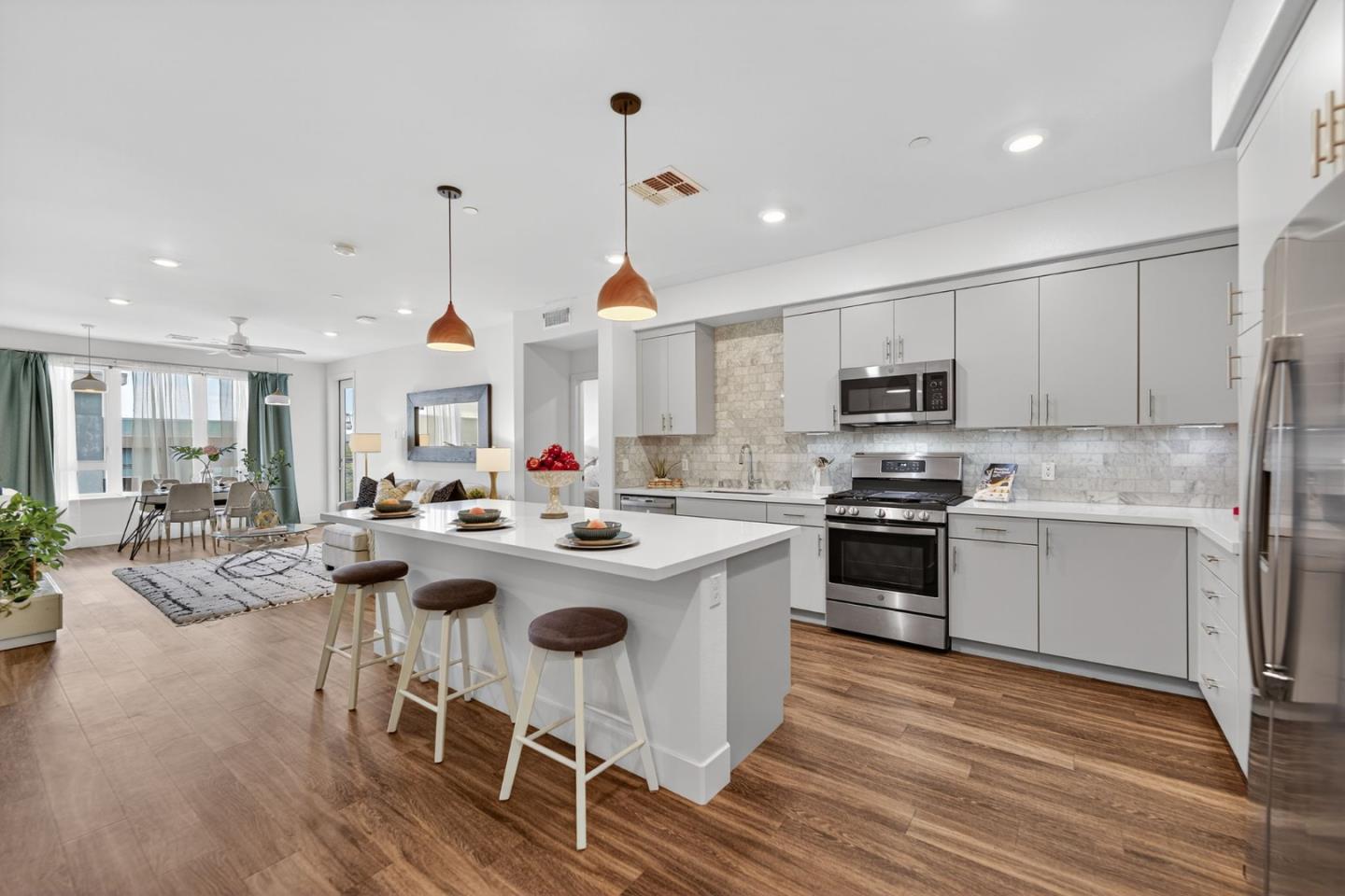 Detail Gallery Image 6 of 71 For 5925 Charlotte Dr #408,  San Jose,  CA 95123 - 3 Beds | 2 Baths