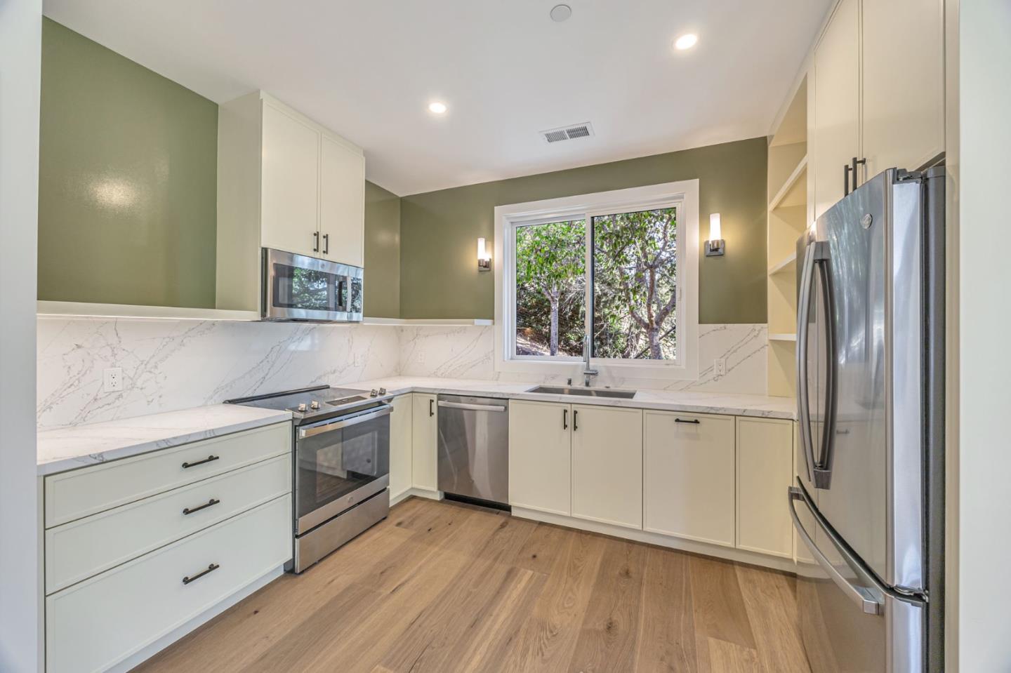 Detail Gallery Image 12 of 23 For Address Not Disclosed, Los Altos Hills,  CA 94022 - 1 Beds | 1 Baths