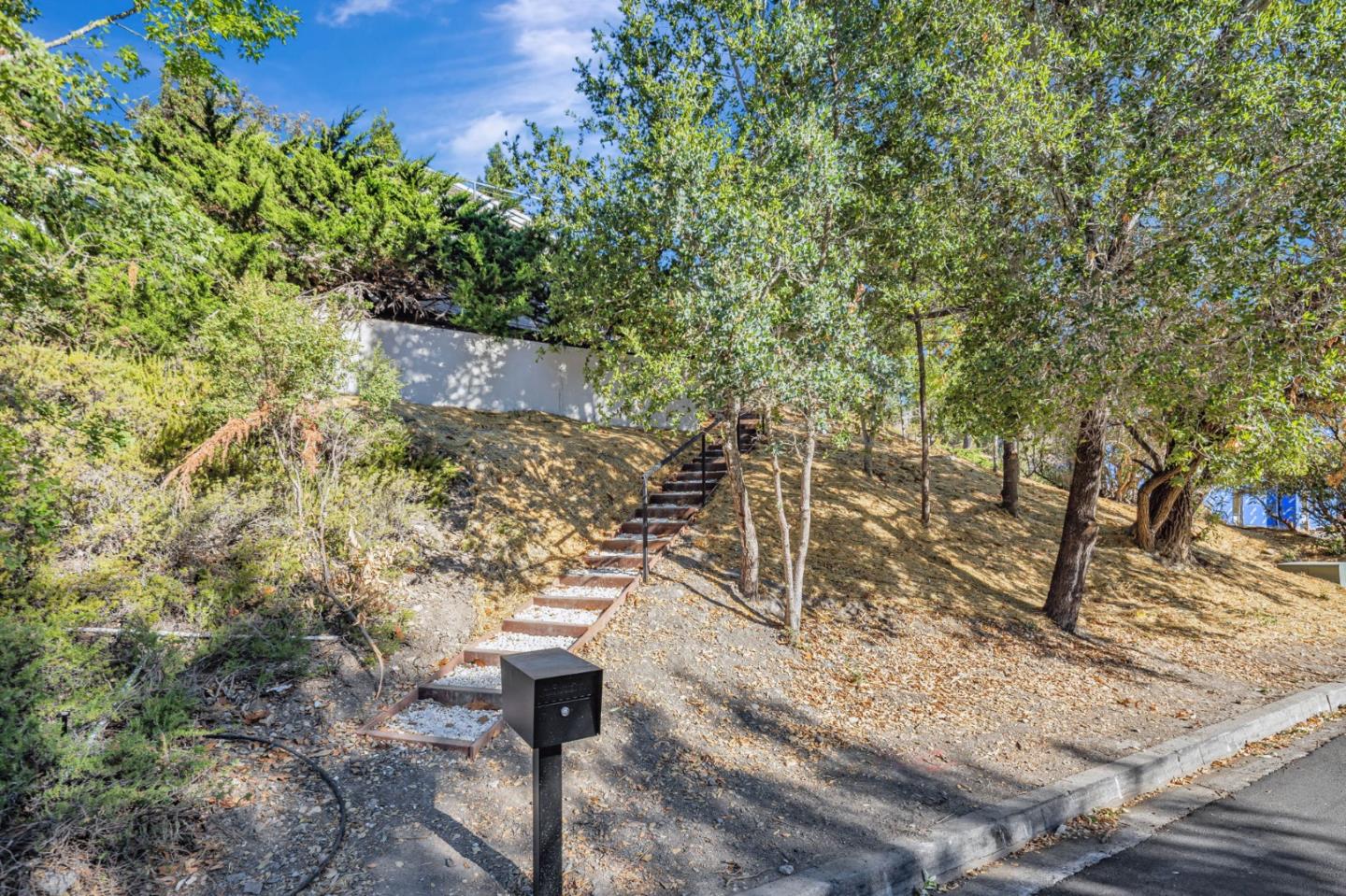 Detail Gallery Image 4 of 23 For Address Not Disclosed, Los Altos Hills,  CA 94022 - 1 Beds | 1 Baths
