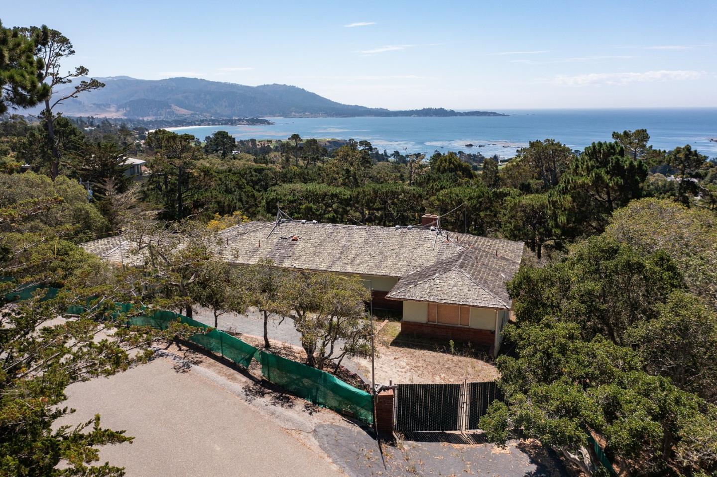 Detail Gallery Image 4 of 5 For 1488 Bonifacio Rd, Pebble Beach,  CA 93953 - 3 Beds | 3 Baths