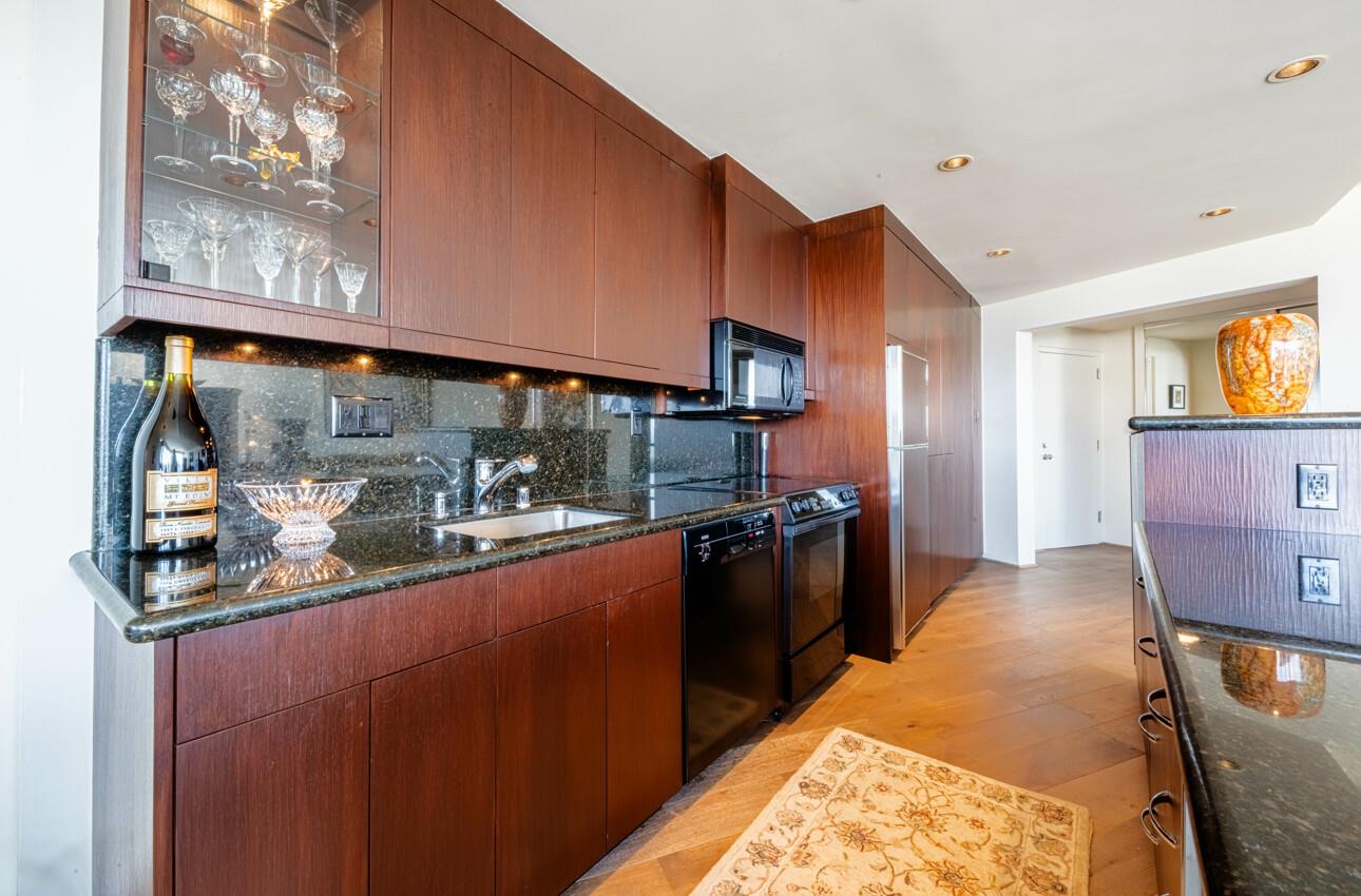 Detail Gallery Image 4 of 26 For 1200 Gough St 7e,  San Francisco,  CA 94109 - 1 Beds | 1 Baths