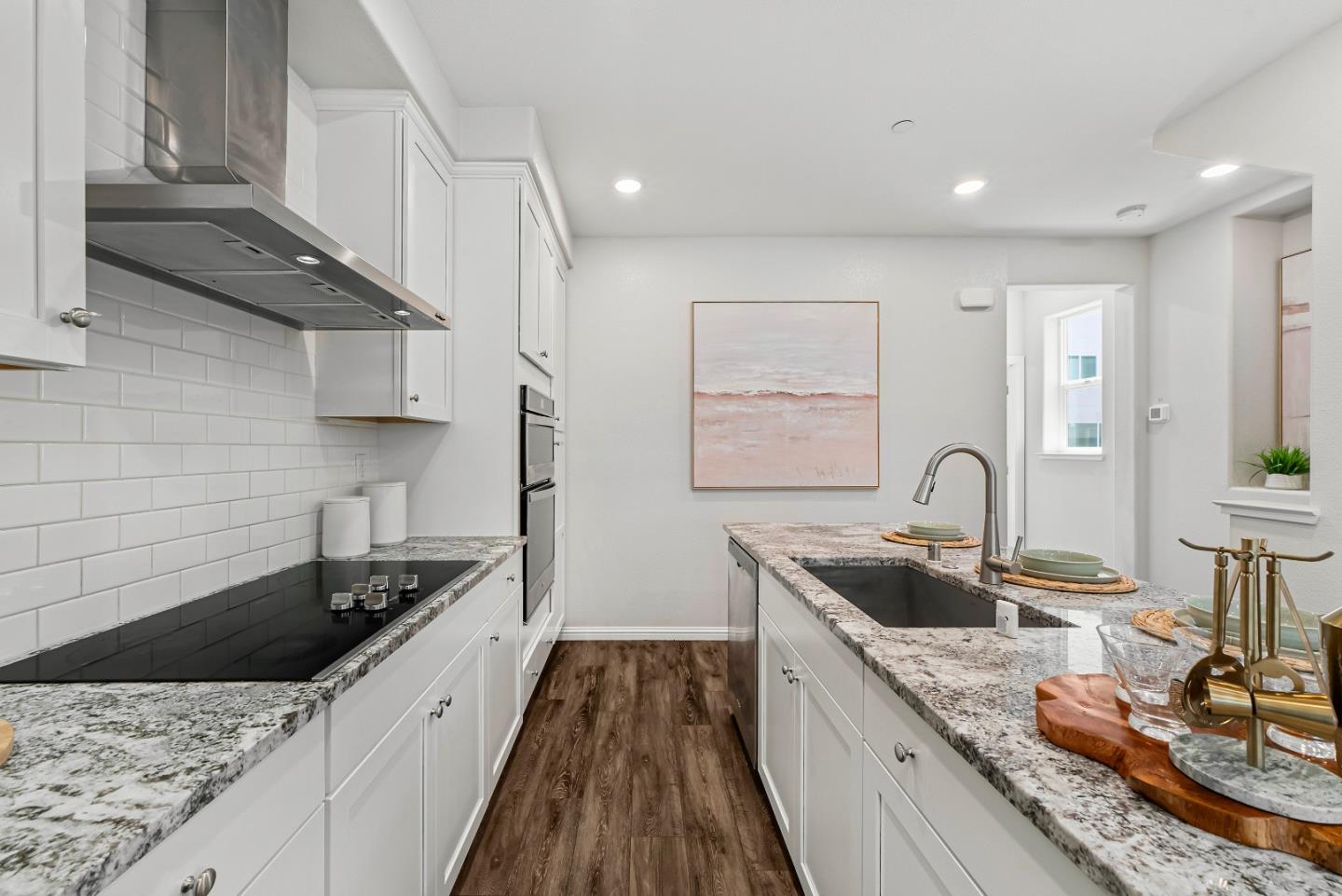 Detail Gallery Image 10 of 54 For 559 Apricot Way, San Jose,  CA 95133 - 4 Beds | 4 Baths